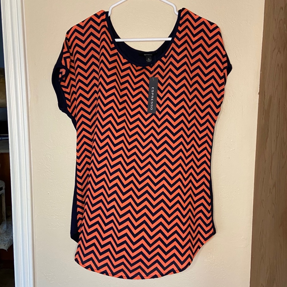 NWT Scoop Neck Cap Sleeve Navy & Coral Shirt XL